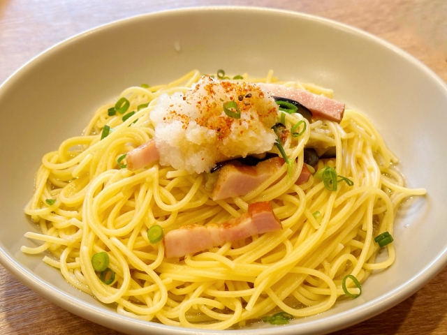 大根おろしとナスとベーコンのパスタ